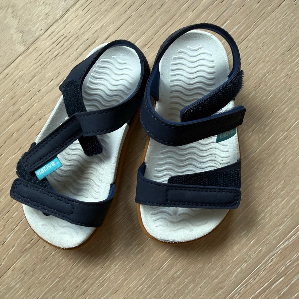 Native Kids Sandals - Dark Blue and White